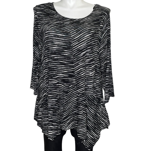 Apt 9 plus asymmetrical tunic black and white NWT 1X - Picture 2 of 7